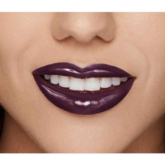 TooFaced Melted Latex Lipstick in Can’t Touch This - Picture 7 of 8